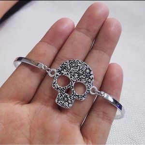 3 for $35🌟Silver Skull Bangle Bracelet